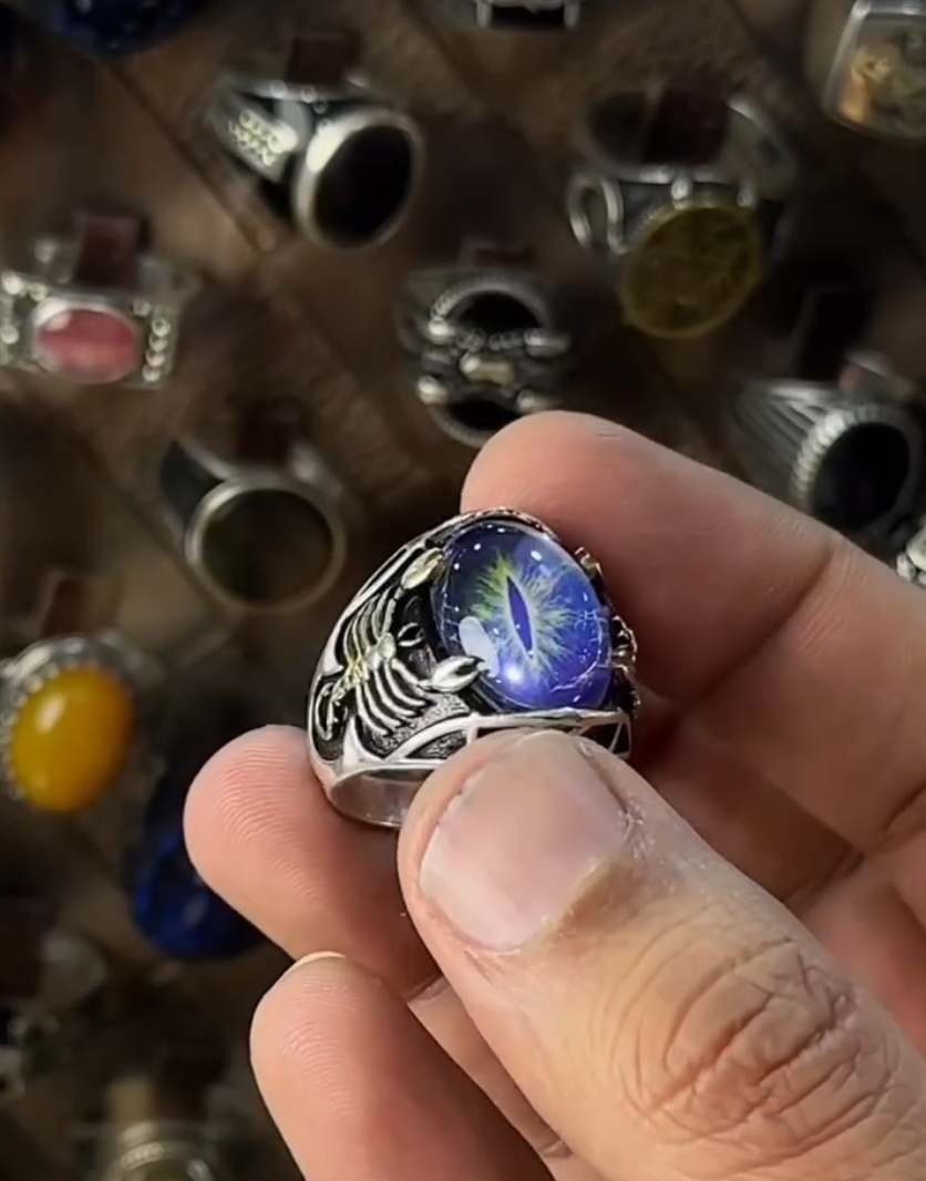 Oval Dragon Eye RPG DND Scorpion Cosplay Ring VVIP Ring