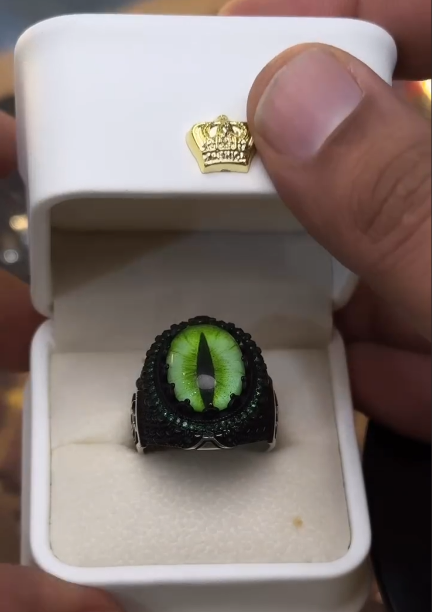 Oval Dragon Eye RPG DND Crown Cosplay Ring